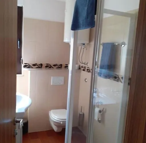 Carmen * 特罗吉尔